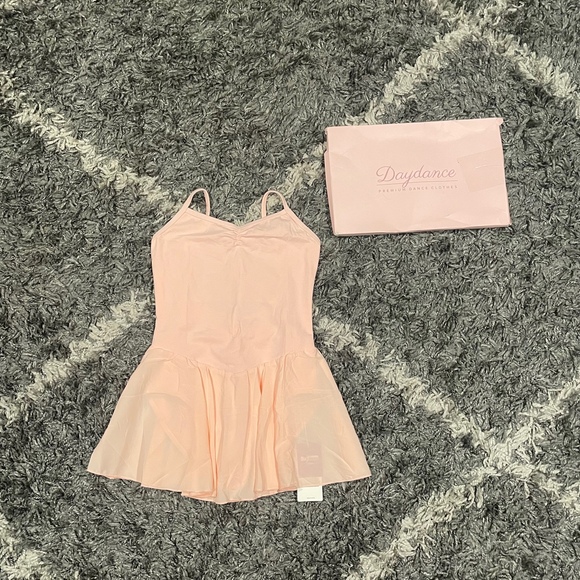 Girls Daydance Premium Pink Leotard with attached Skirt Ballet Size 150/12 - Picture 1 of 5